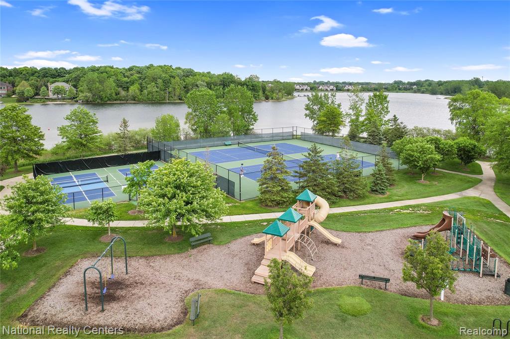 49235 BRAEBURN Lane, Novi, MI — Photo 63