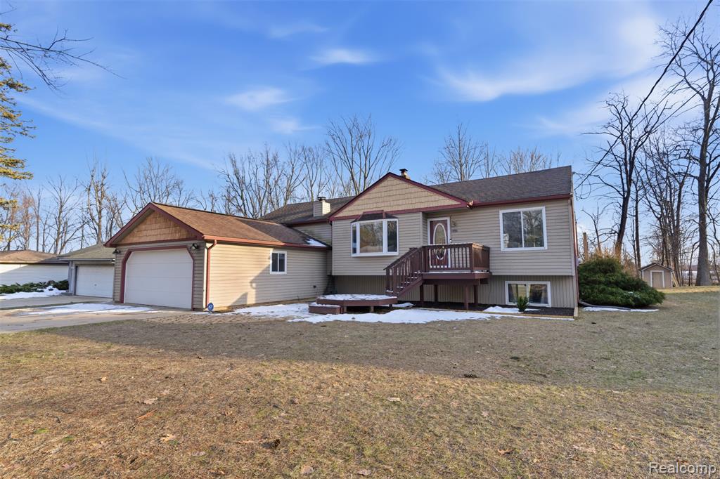 4051 Lake Front Street, Waterford, MI 48328 — Photo 2