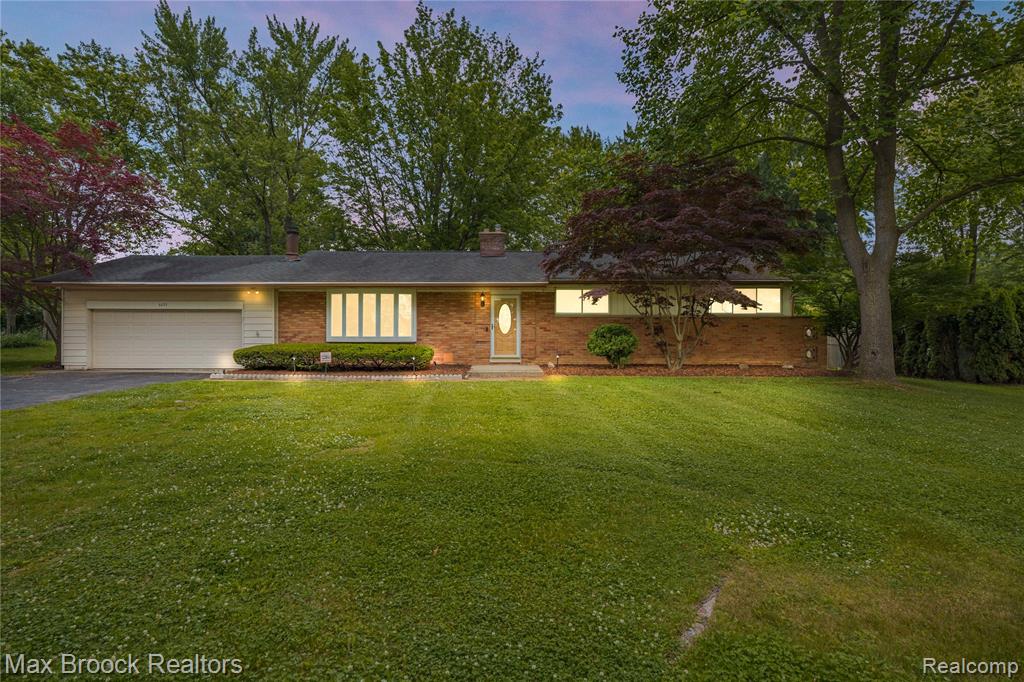 6695 Lahser Road, Bloomfield Hills, MI — Photo 2