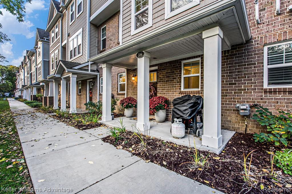 594 Anne Avenue, Brighton, MI 48116 — Photo 2