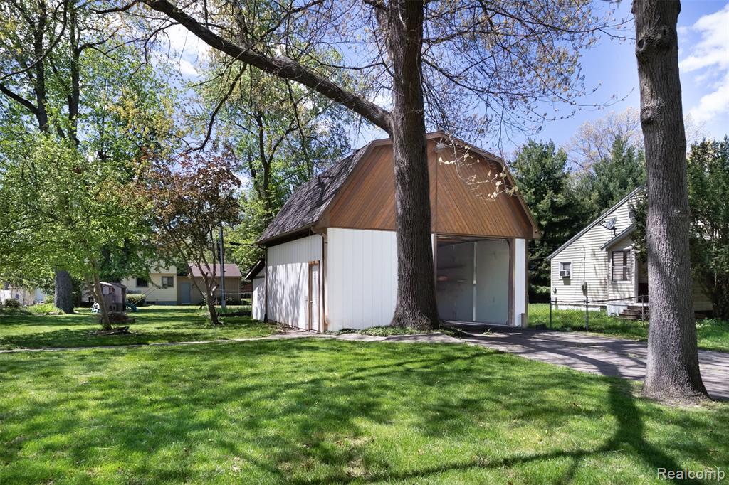 7806 Circle Boulevard, West Bloomfield, MI 48323 — Photo 37