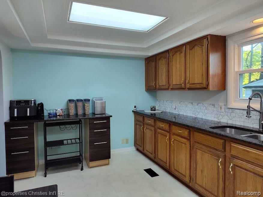 5710 OPALINE Drive, Waterford, MI 48327 — Photo 40