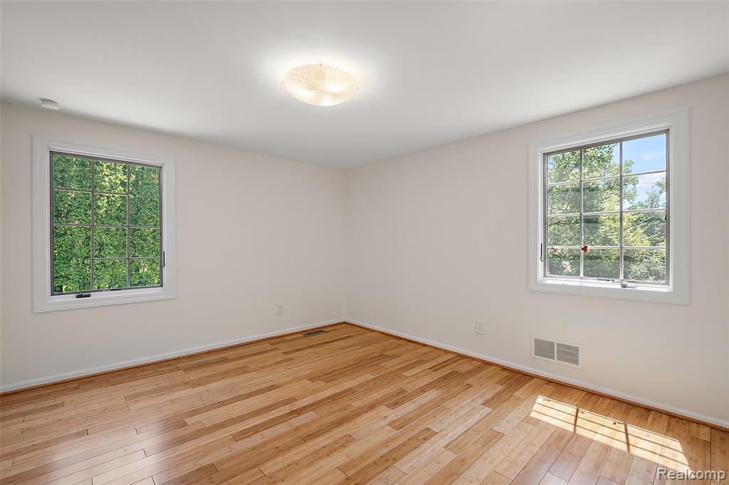 5353 W Bloomfield Lake Road, West Bloomfield, MI 48323 — Photo 36