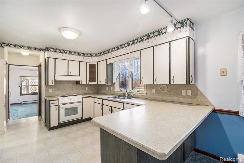 12439 Hill Road, Goodrich Vlg, MI — Photo 4