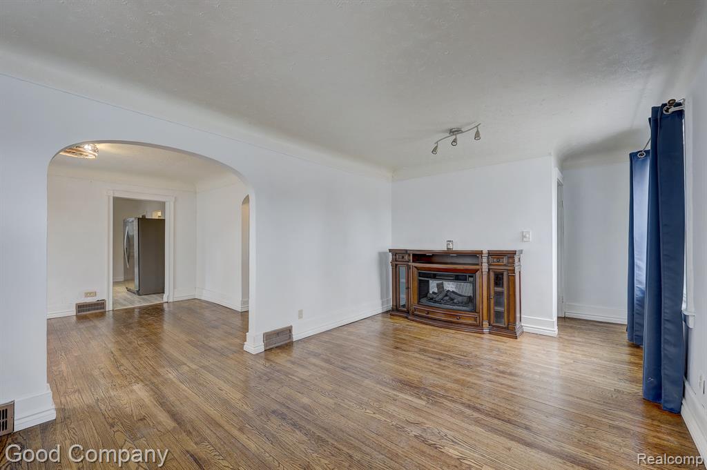 736 E Meyers Avenue, Hazel Park, MI 48030 — Photo 6
