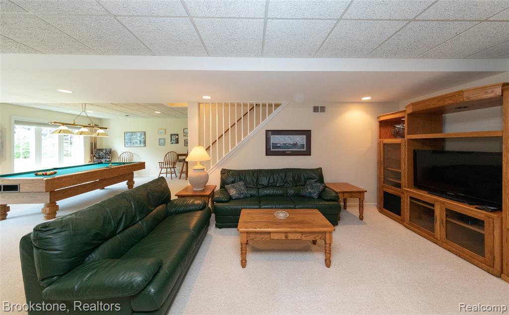 6871 Berry Pointe Drive, Clarkston, MI 48348 — Photo 39