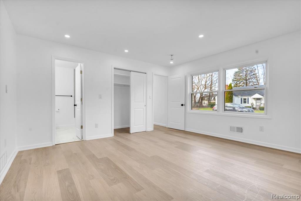 40 Burbank, Ypsilanti, MI 48198 — Photo 8