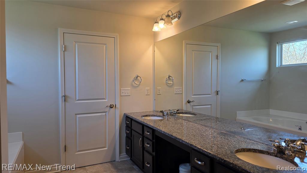 49717 Hartwick Drive, Novi, MI — Photo 11