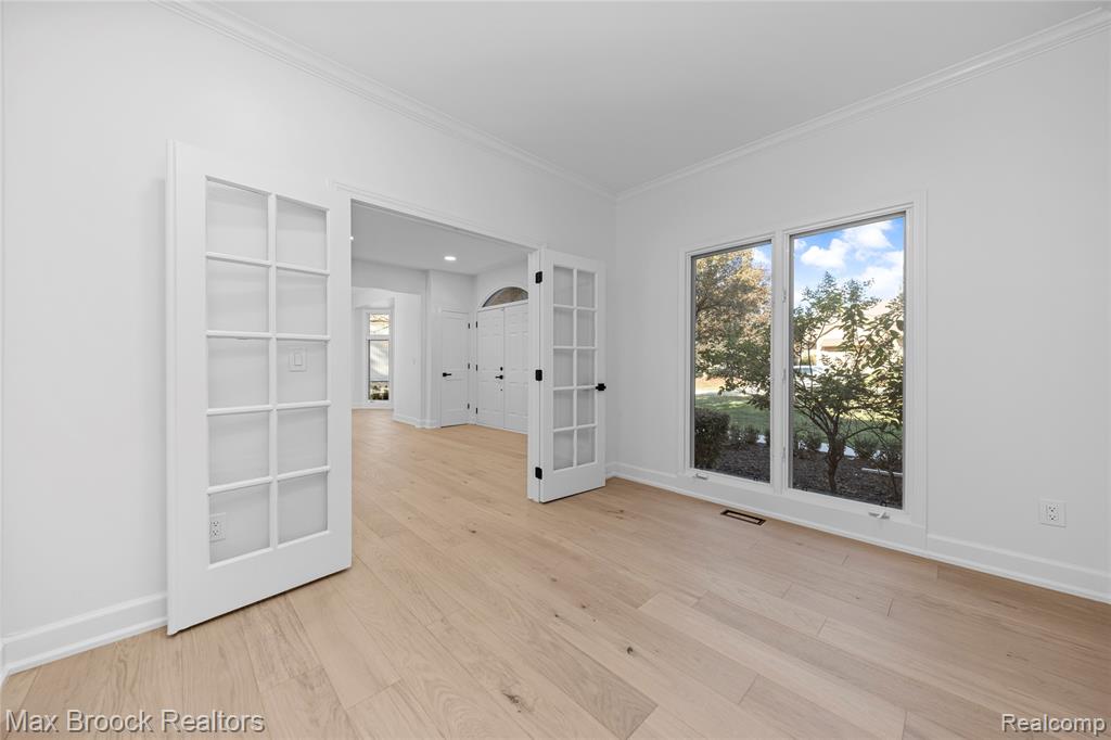 7219 Oakwood Drive, West Bloomfield, MI — Photo 9
