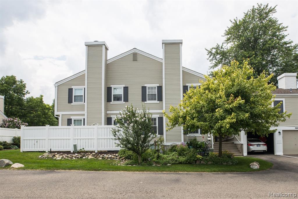 41769 ONAWAY Drive, Northville, MI 48167 — Photo 17