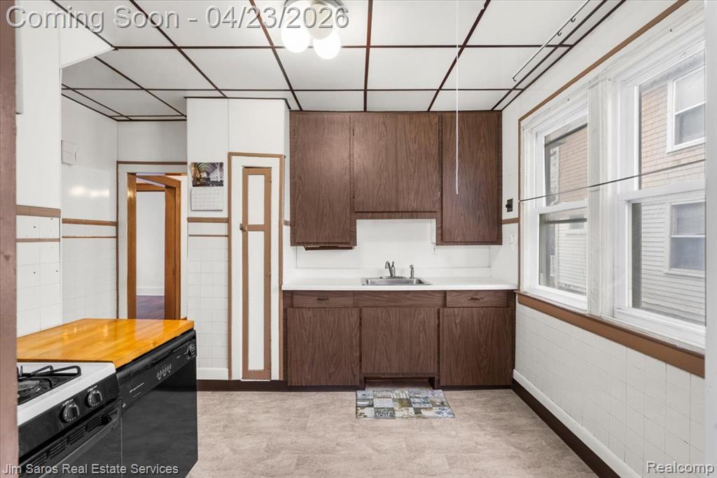 1053 Wayburn Street, Grosse Pointe, MI 48230 — Photo 9
