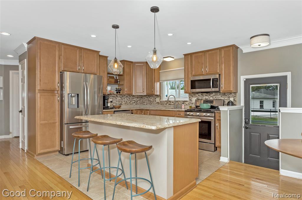 905 Parliament Avenue, Madison Heights, MI 48071 — Photo 8