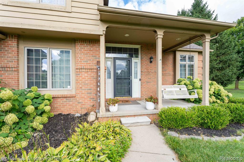 8410 S Shore Drive, Clarkston, MI 48348 — Photo 3