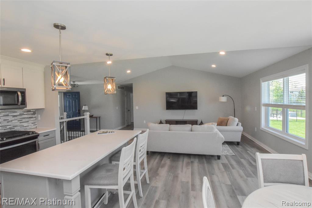 1174 Prudence Drive, Waterford, MI 48327 — Photo 18