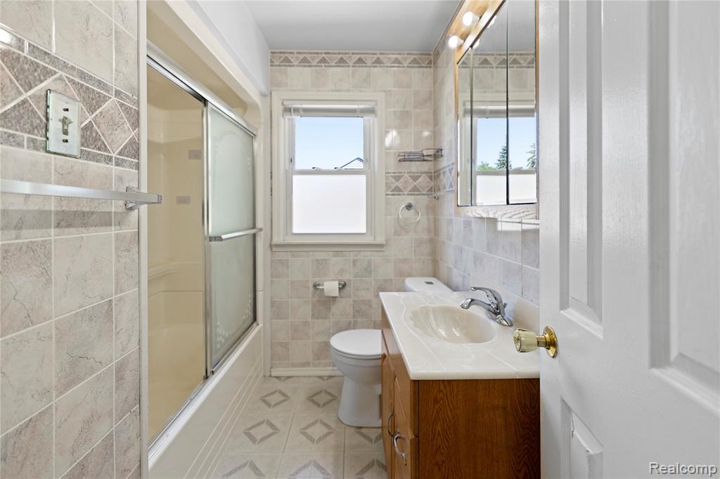 7604 Robinson Avenue, Allen Park, MI 48101 — Photo 12