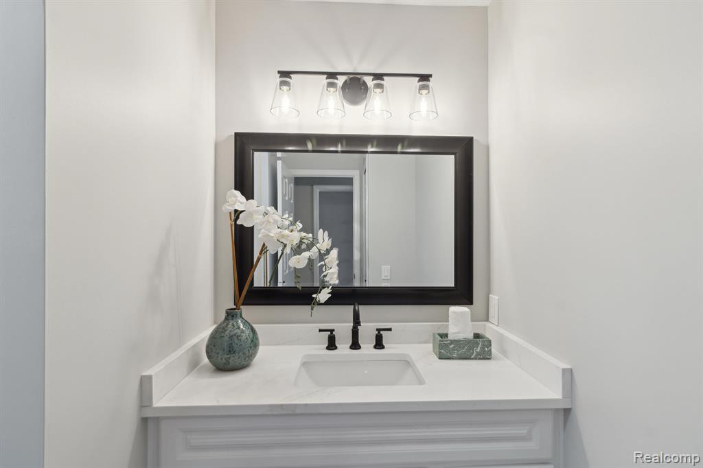 22300 RIVER RIDGE Trail, Farmington Hills, MI 48335 — Photo 19