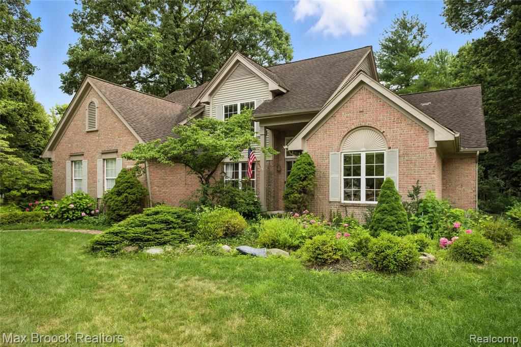 46859 Hendrie Court, Canton, MI 48187 — Photo 2