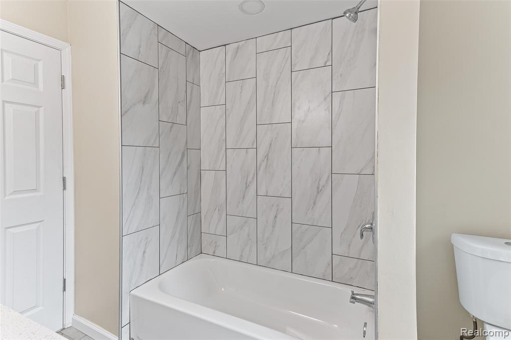 3745 Capitol Way, Highland, MI 48356 — Photo 20
