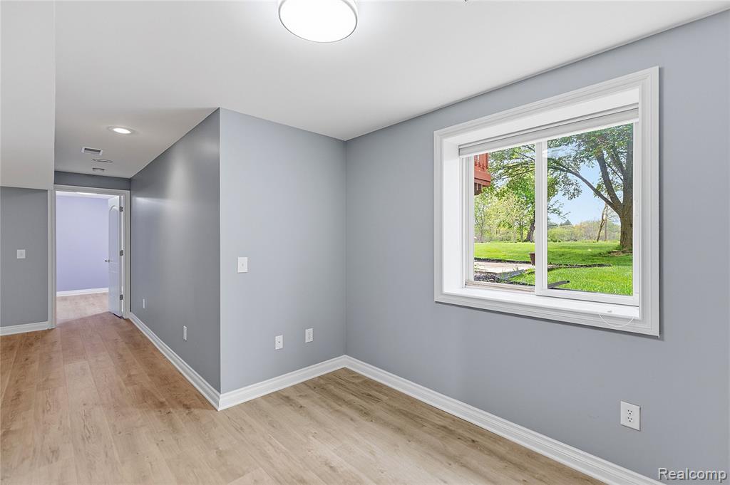 1171 Creekside Court, Burton, MI 48509 — Photo 27