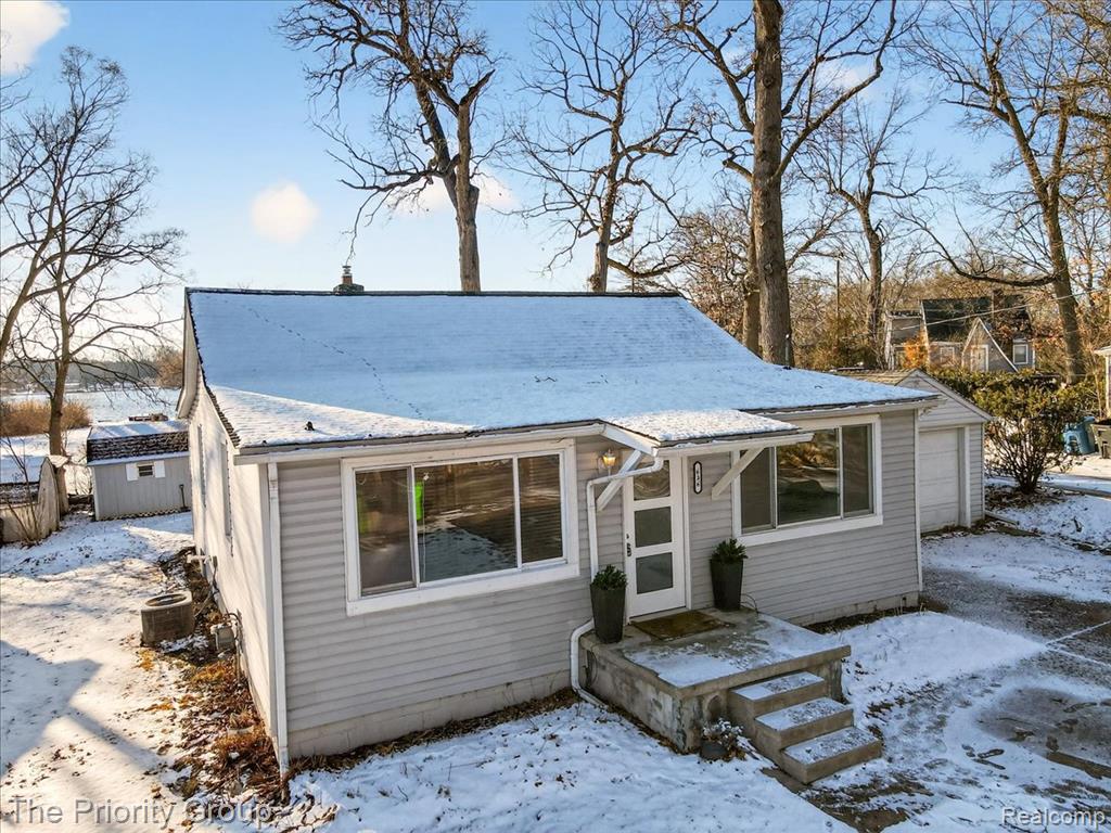 636 Lakeview Drive, White Lake, MI — Photo 49