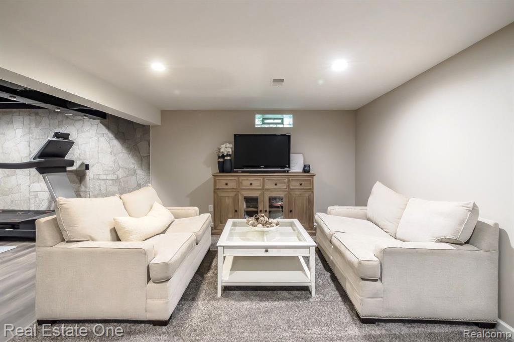 74 Eagle Ridge Road, Lake Orion, MI — Photo 33