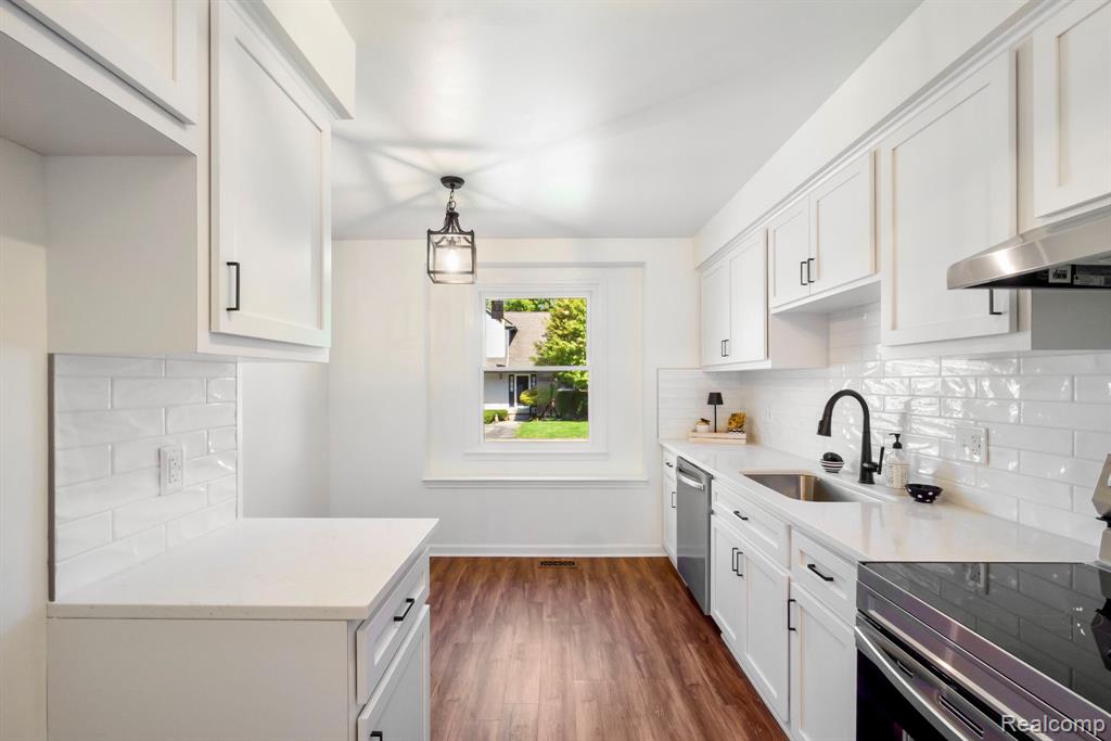 412 Oak Run Court, 6, Royal Oak, MI 48073 — Photo 3