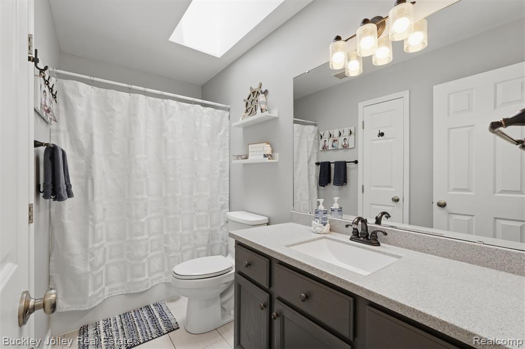 7829 Hillside Lakes Drive, Brighton, MI 48116 — Photo 27