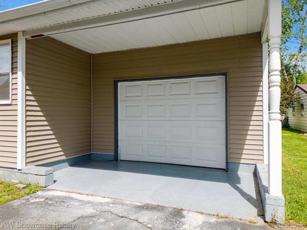 7969 Richardson Road, West Bloomfield, MI 48323 — Photo 13