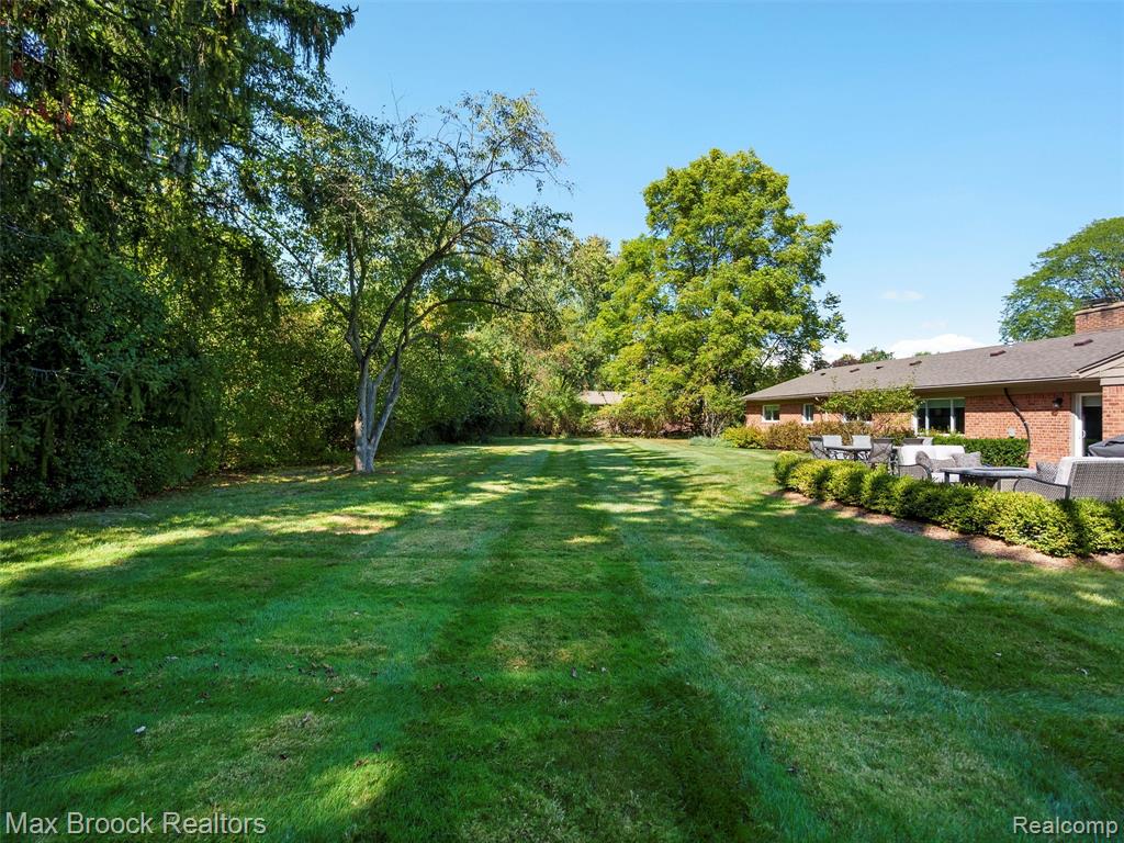 4740 Burnley Drive, Bloomfield Hills, MI 48304 — Photo 49
