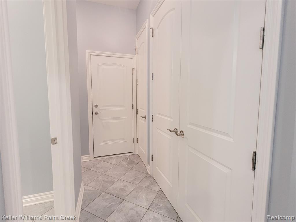 5612 Knob Hill Circle, Clarkston, MI 48348 — Photo 8