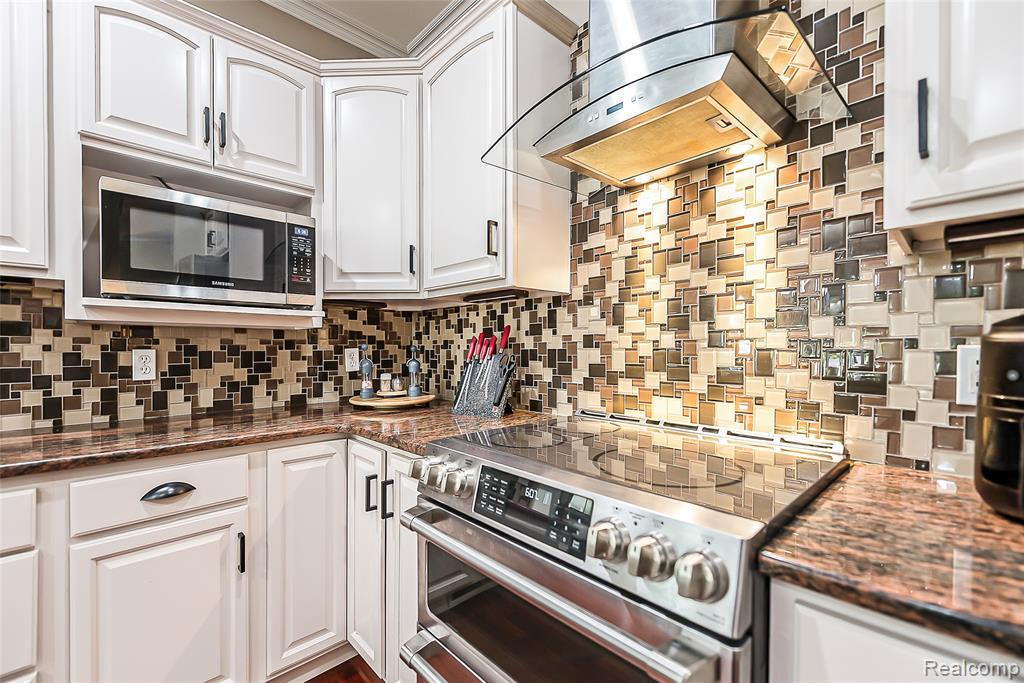 61121 Kocher Drive, South Lyon, MI 48178 — Photo 18