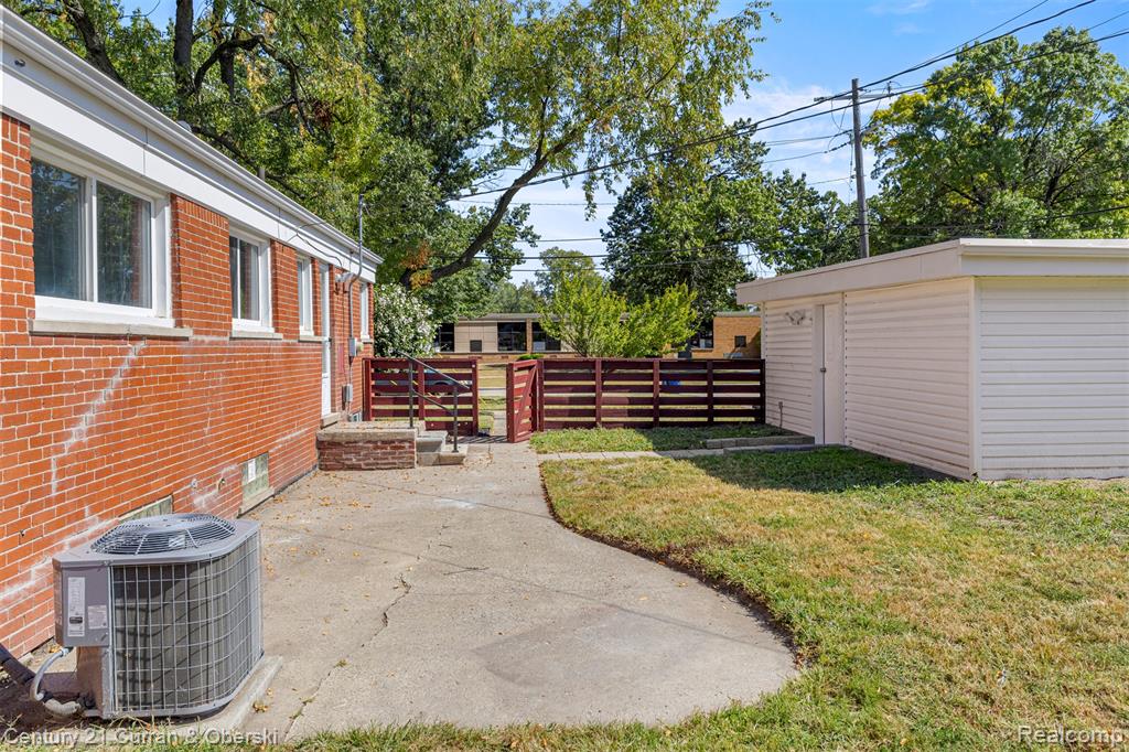 9064 Robindale, Redford, MI 48239 — Photo 37
