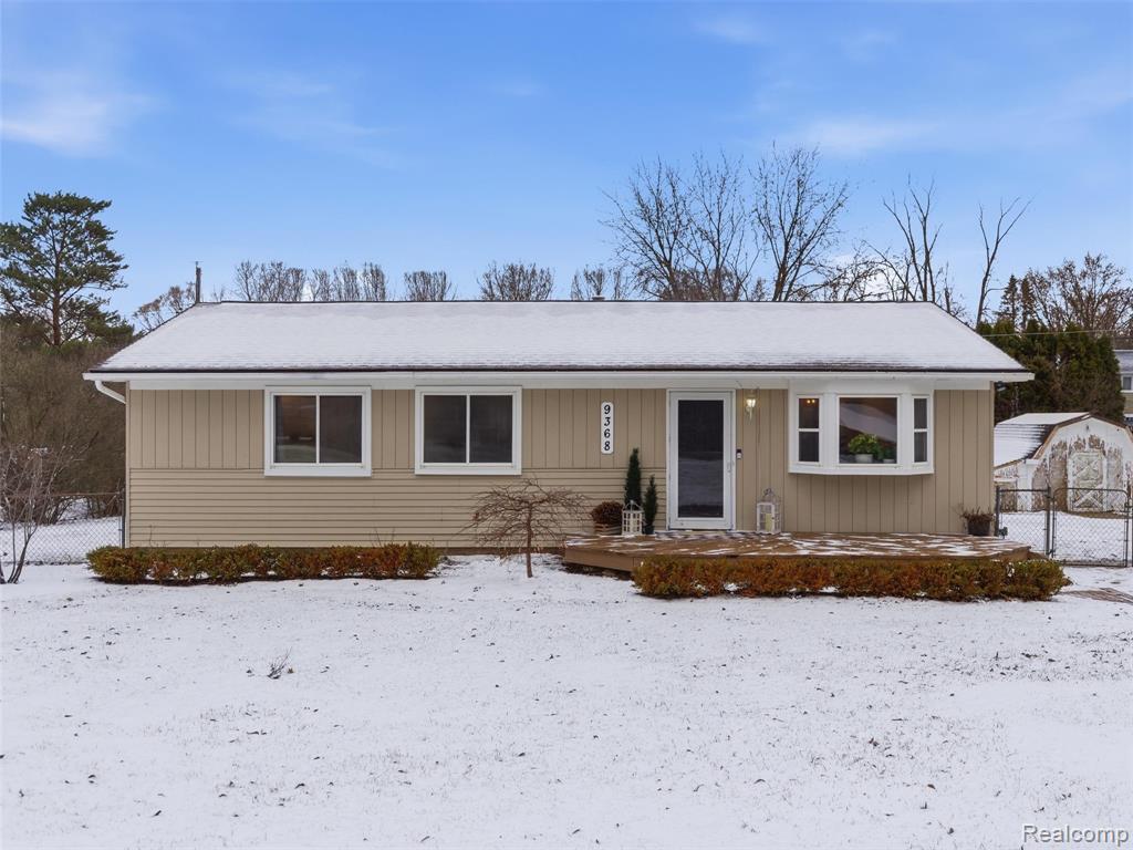 9368 Debby Jo Drive, Clawson, MI — front exterior