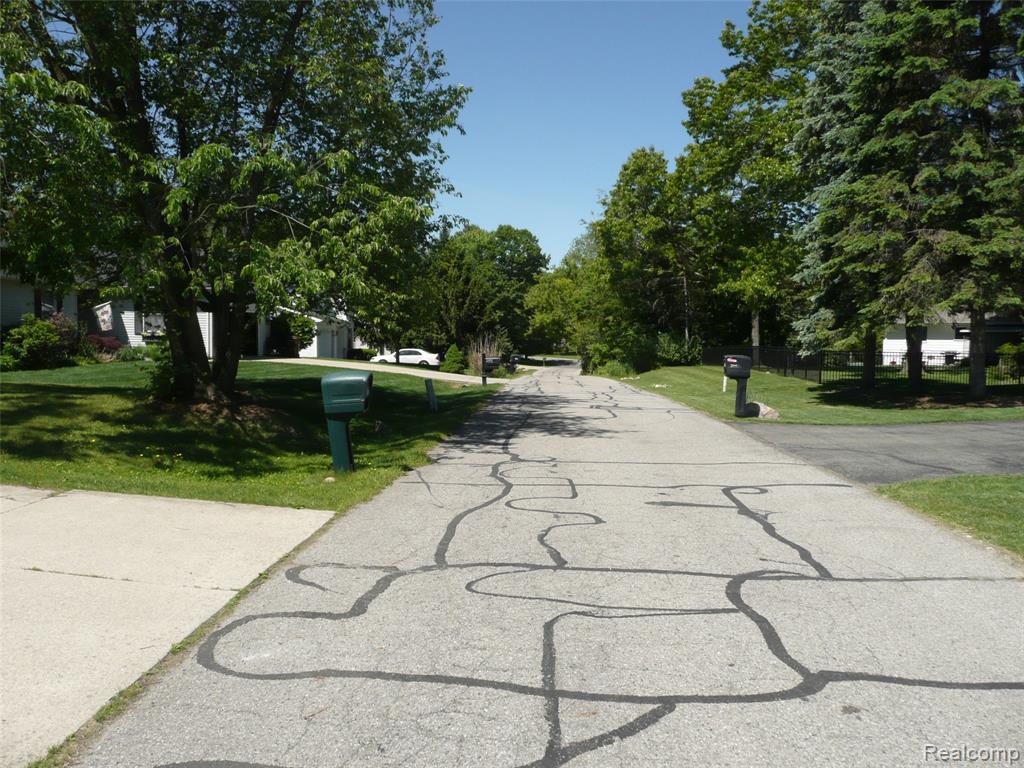2388 Ava, Howell, MI 48843 — Photo 31