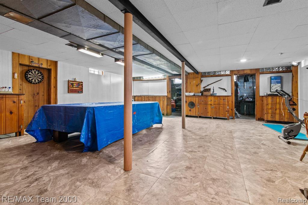 675 WOODCREST Drive, Dearborn, MI 48124 — Photo 14