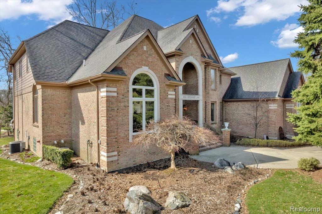 4952 BROOKSIDE Lane, Washington, MI — Photo 3