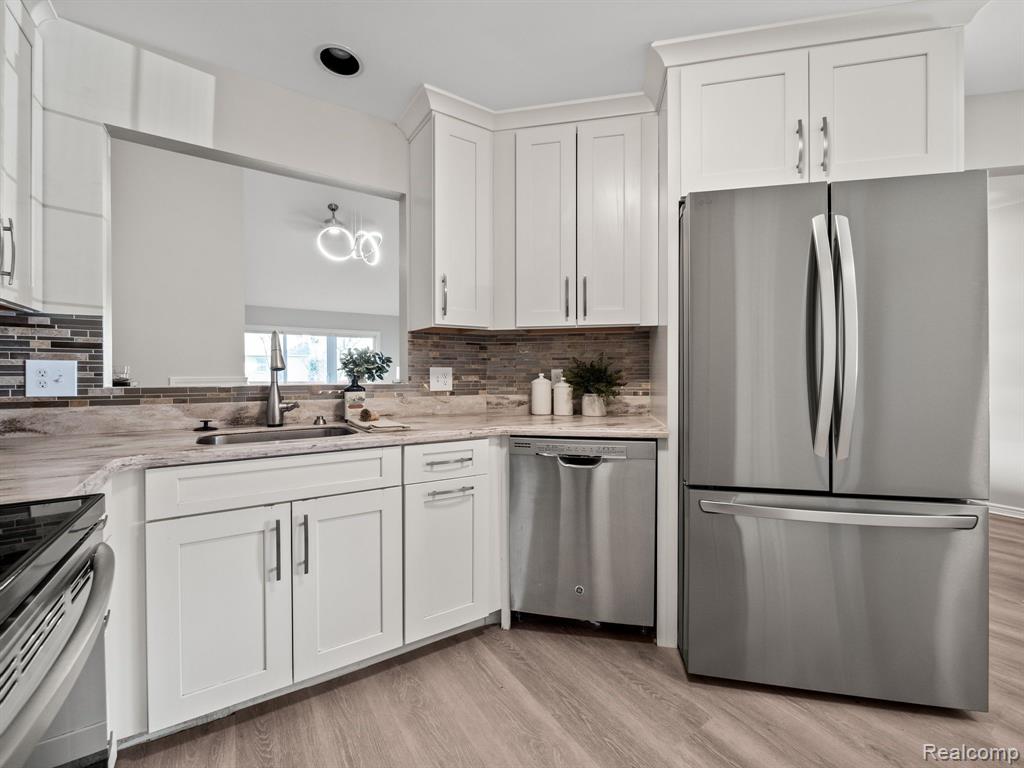 730 RED MAPLE Lane, Wixom, MI 48393 — Photo 13