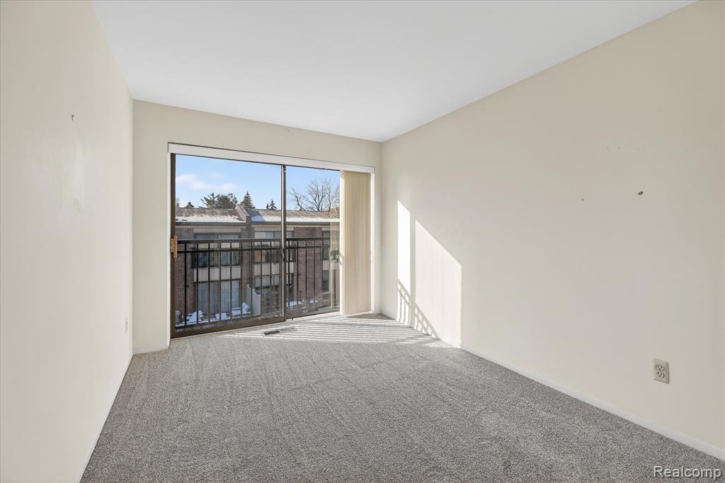 18268 University Park Drive, Livonia, MI, 48152