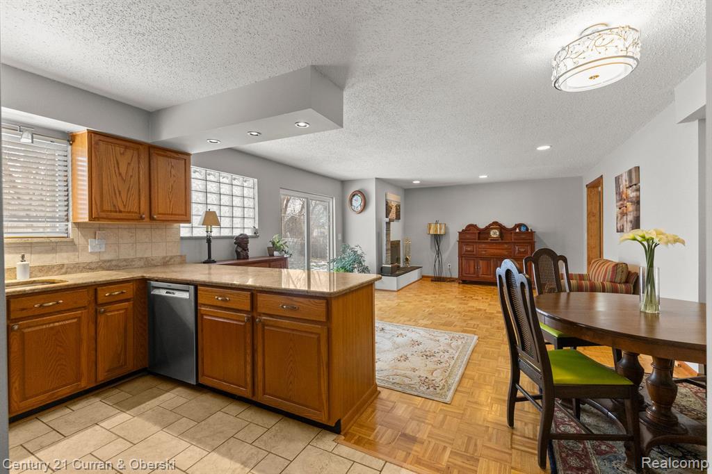 4051 JOHNSON Drive, Sterling Heights, MI 48310 — Photo 18