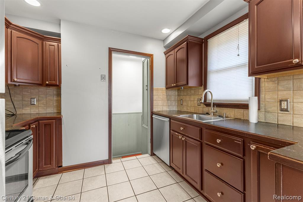9299 Becker Avenue, Allen Park, MI 48101 — Photo 13
