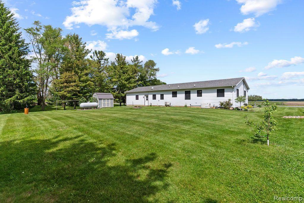 19354 BUECHE Road, New Lothrop, MI 48460 — Photo 35