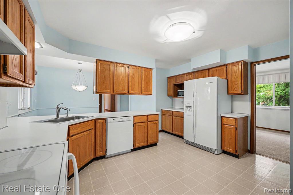 3888 Boulder Drive, Troy, MI 48084 — Photo 16