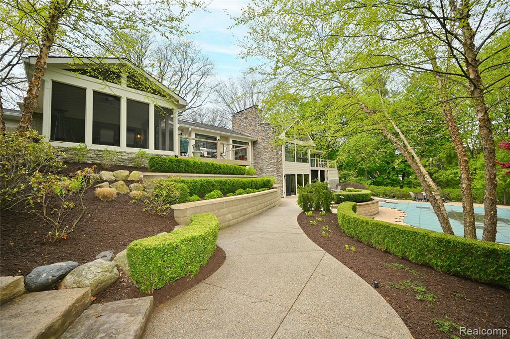 4801 N Harsdale Road, Bloomfield Hills, MI 48302 — Photo 51