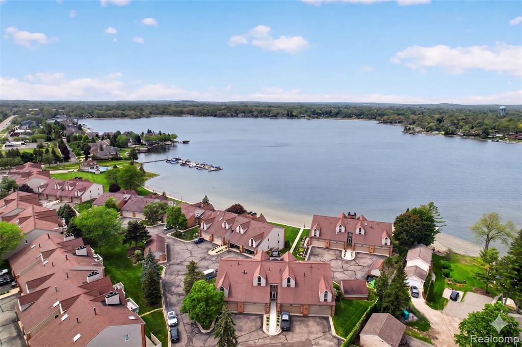 3372 Loon Lake Court, 41, Waterford, MI 48329