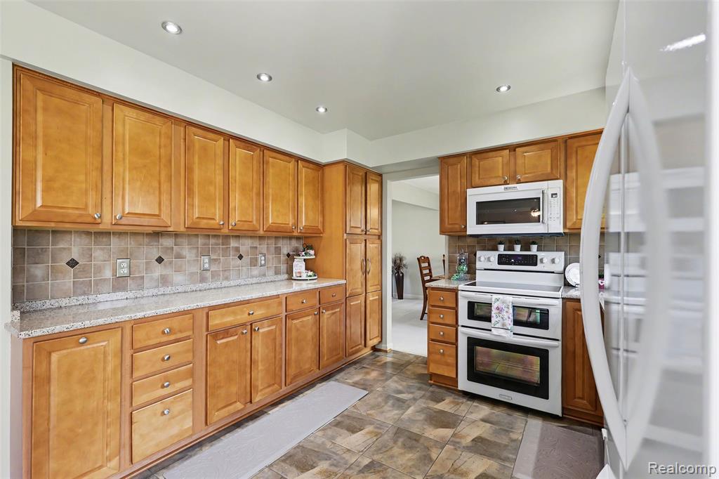 69533 Brookhill Drive, Bruce, MI 48065 — Photo 10