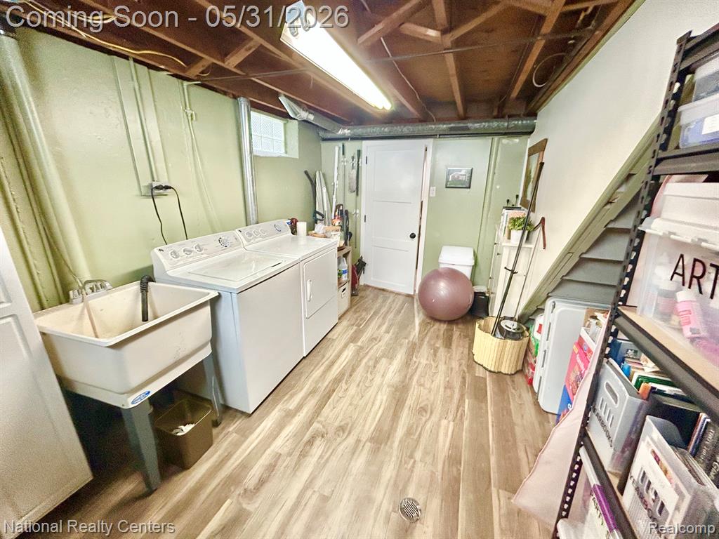 9611 Deering Street, Livonia, MI 48150 — Photo 31