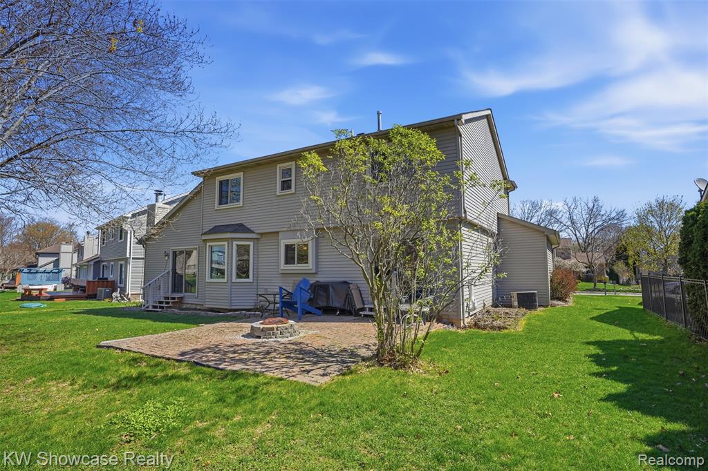 2015 Huntingdon Drive, Wixom, MI 48393 — Photo 36