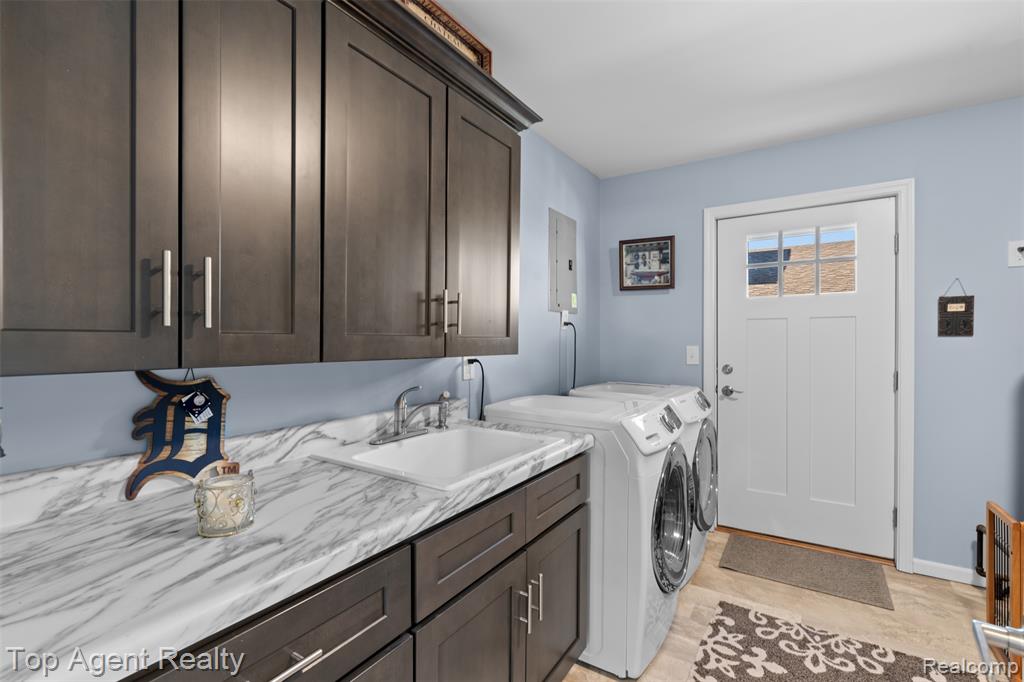 7910 ANCHOR BAY Drive, Clay, MI 48001 — Photo 32