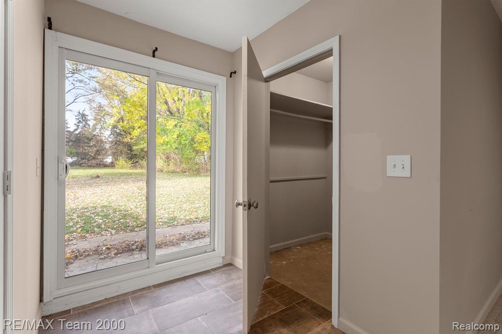 47461 VANKER Avenue, Shelby Twp, MI 48317 — Photo 28