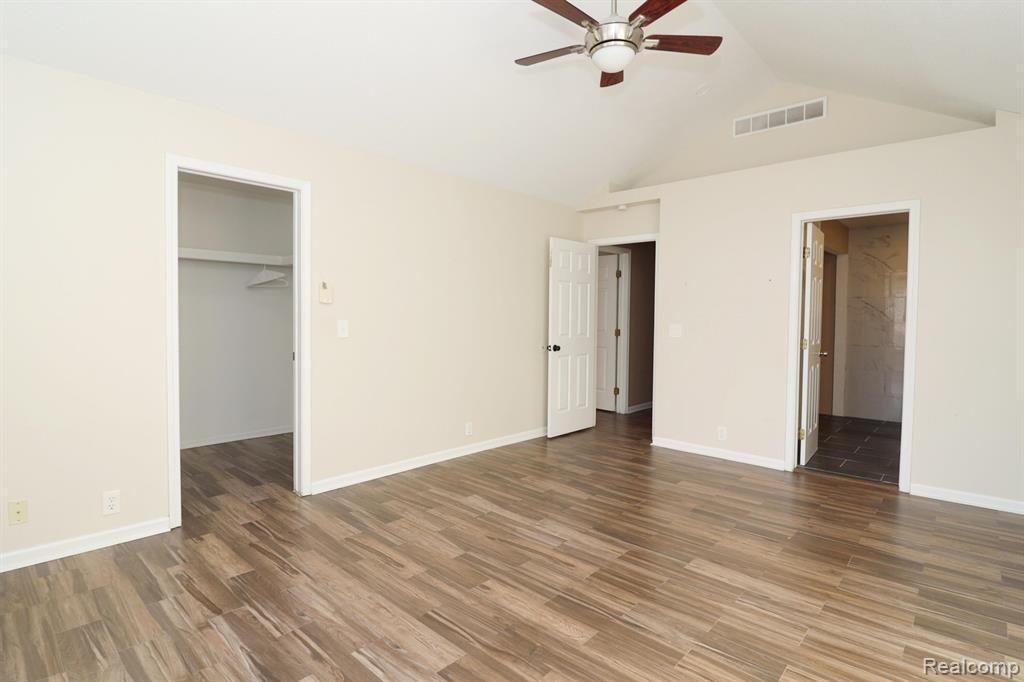 5302 ROYAL VALE Lane, Dearborn, MI 48126 — Photo 32